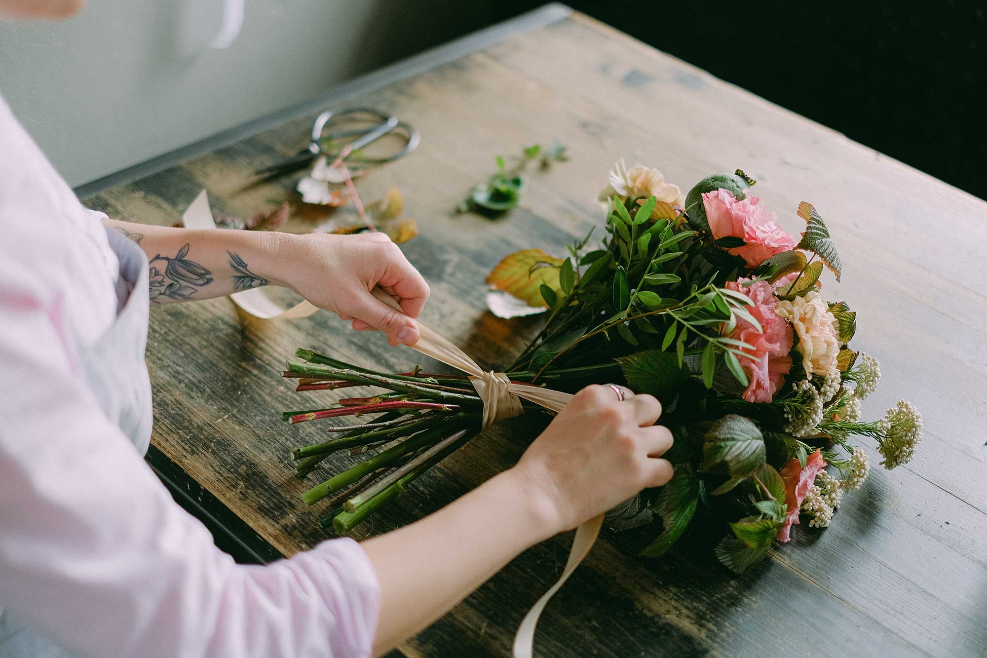 Comment emballer des fleurs pour la livraison ?